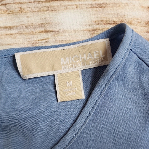 Sleeveless Blue Blouse - Picture 2 of 5